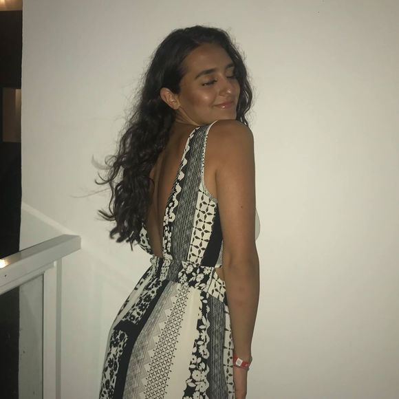 Meet your Posher, Alessia - Picture 1 of 1